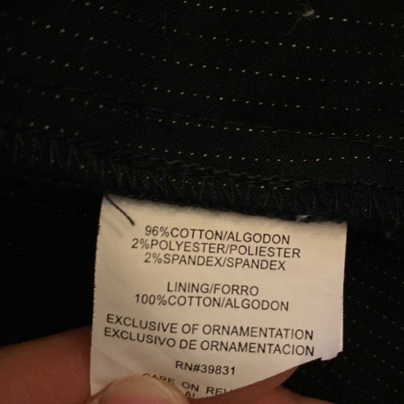 Women’s cute cropped short sleeve pinstriped blazer - Picture 7 of 7